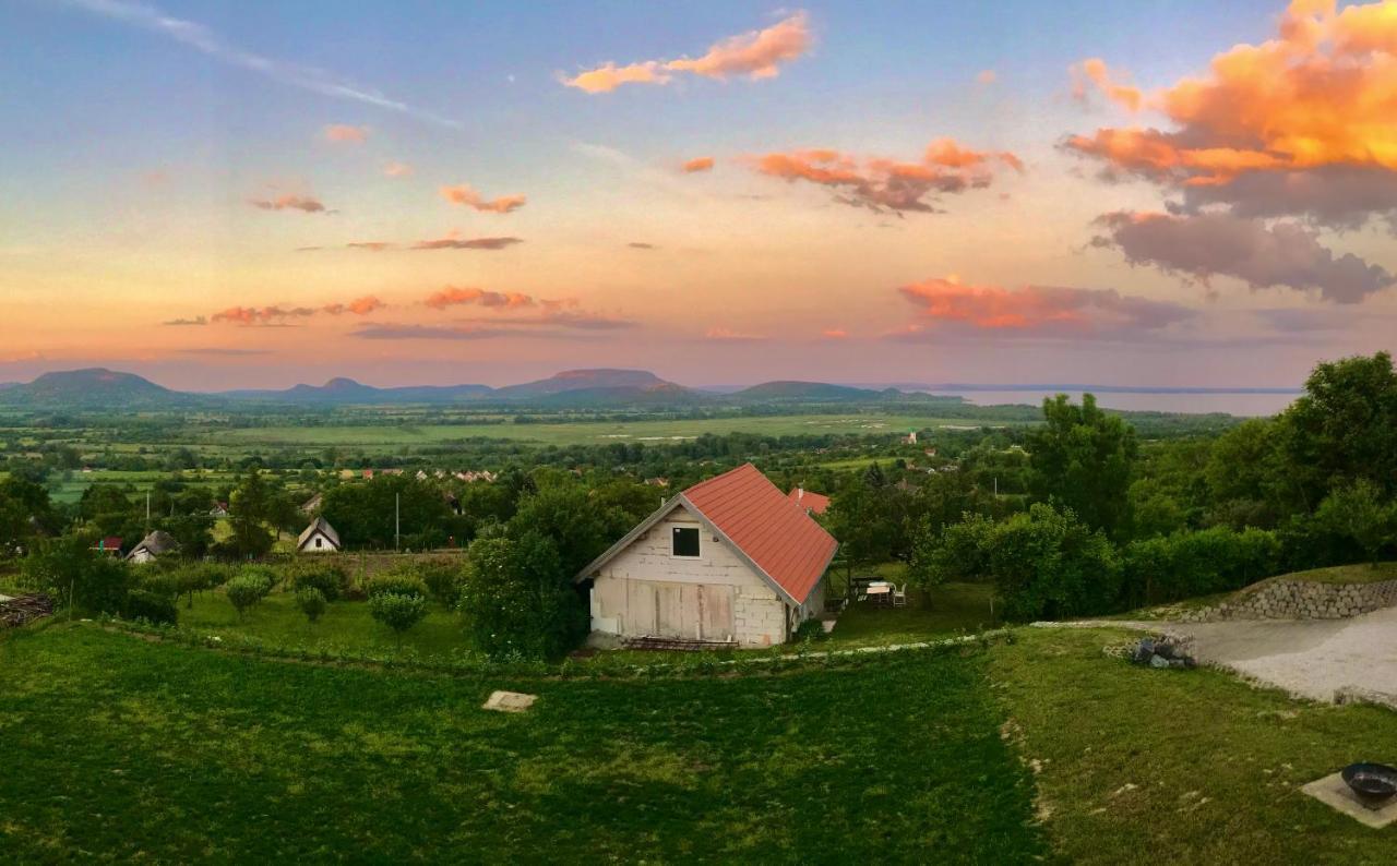 Oereghegyi Panorama Villa, Villa *